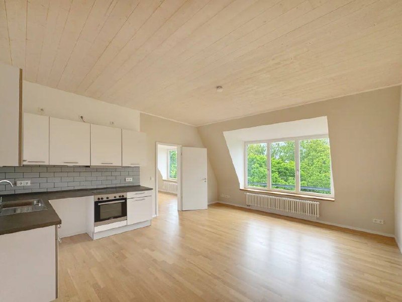 2 rooms 82m² in Lankwitz, Berlin